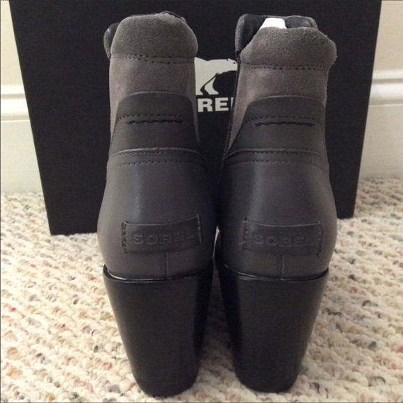 🆕 SOREL gray black wedge waterproof boots- size 8 - Picture 5 of 8